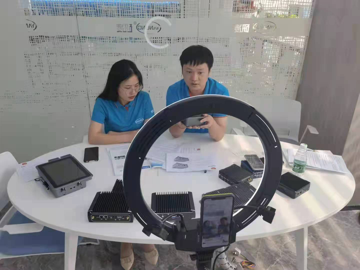 Live-Übertragung im September fördern