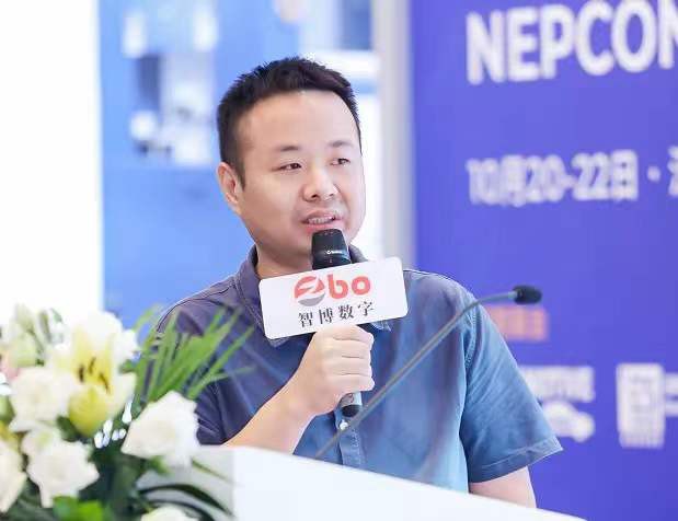 Das stärkste Gehirn intelligenter Serviceroboter zu sein